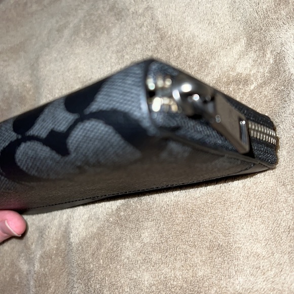 coach large wallet - Picture 9 of 11